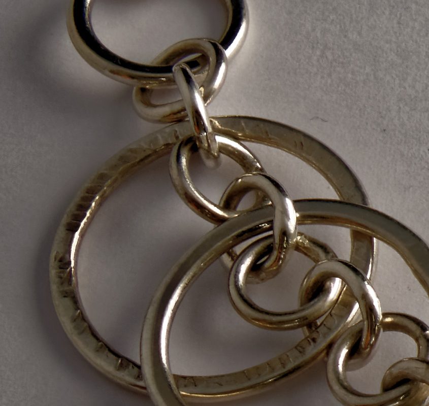 colonne-brisee-bijoux-argent-pendentif-ronde-anneaux-detail1-845